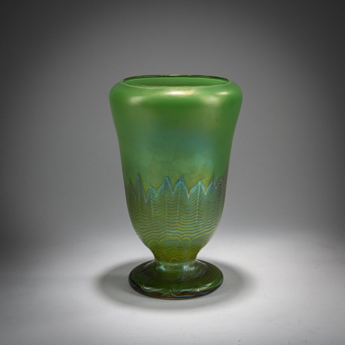 Loetz, Klastersky Mlyn, Footed vase 'Feathers', 1925 (1 of 2)