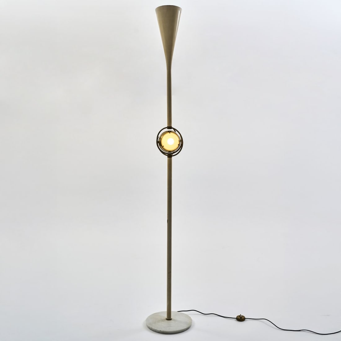 Angelo Lelli, Floor lamp 'Polifemo' - '12555', c. 1956: <p>H. 197 cm, &Oslash; 15.5 cm. <br />Arredoluce, Monza. <br />Marble, white, brass tube, brass sheet, partially painted white, Plexiglas, colorless and white. </p><hr&g