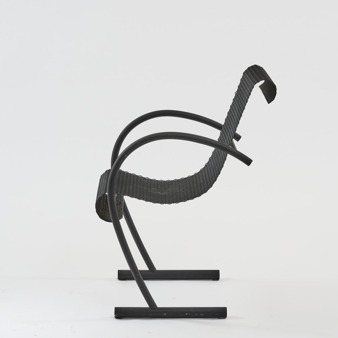 Shiro Kuramata, Chair 'SingSingSing', 1986: H. 88 x 52.5 x 65.5 cm. UMS Pastoe, Utrecht Metal tube, black powder-coating. Literature: Fiell, 1000 Chairs, Cologne 1997, p. 574; Sudjic, Shiro Kuramata Catalogue of works, London 2013, p. 335.