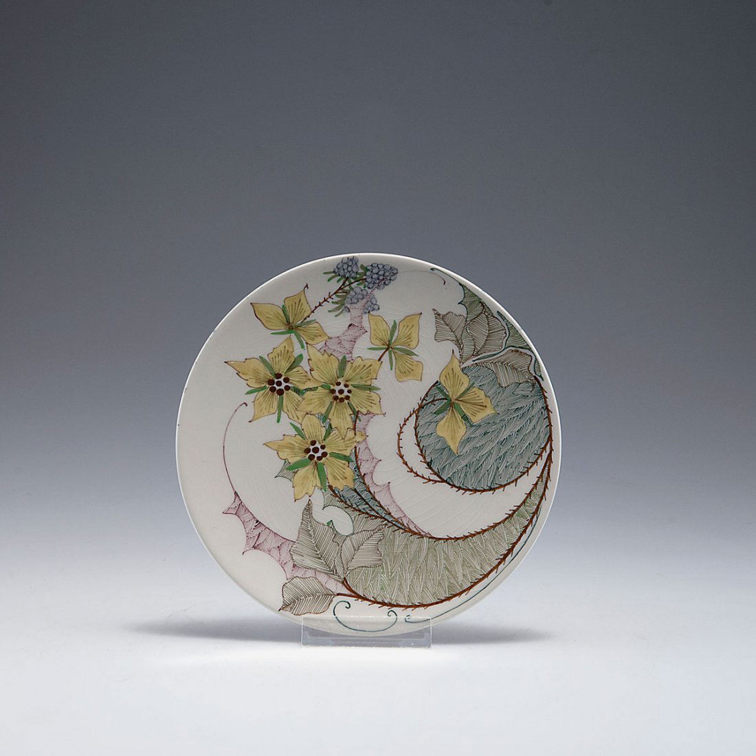 Decorative plate, 1906-17: Plateelbakkerij Zuid-Holland E. Estie & Co., Gouda. Decorative plate, 1906-17. D. 18.3 cm. Earthenware, polychromatic glaze with flowers. Marked: Z. HOLLAND, Lazarus gate, vJH, Gouda, 1/243, 1.