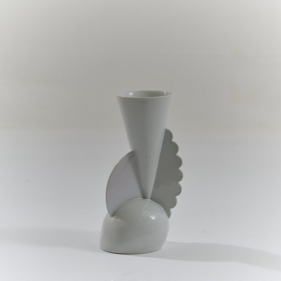Matteo Thun, Vase 'Ladoga', 1982 (design) (1 of 2)