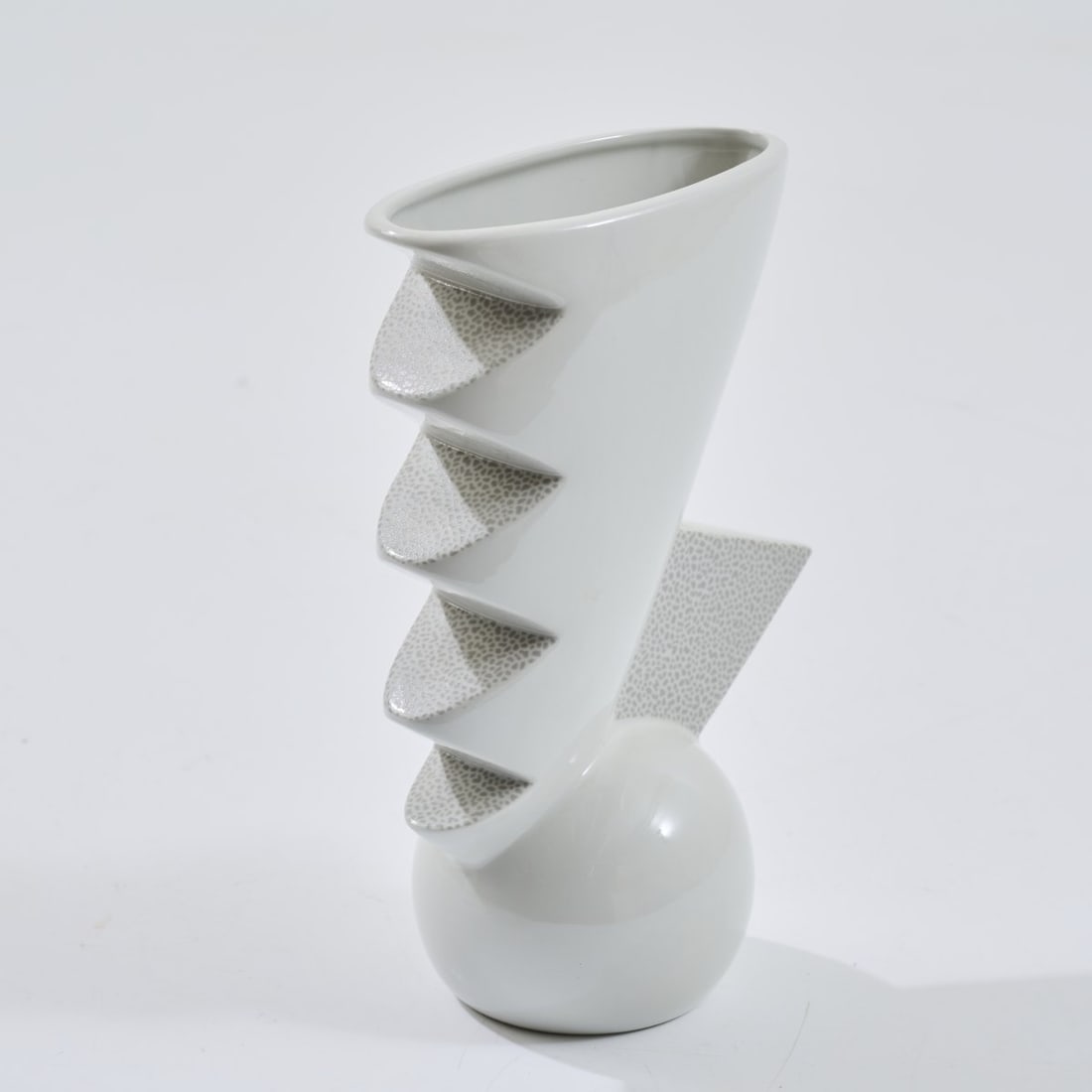Matteo Thun, Vase 'Titicaca', 1982 (design) (1 of 4)