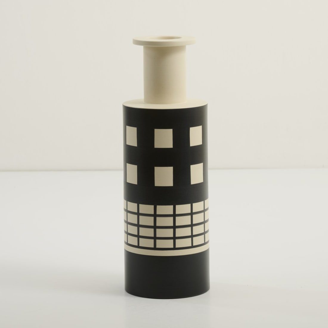 Ettore Sottsass, Vase 'Rocchetto' - '503', 1986 (Entwurf) (1 of 3)