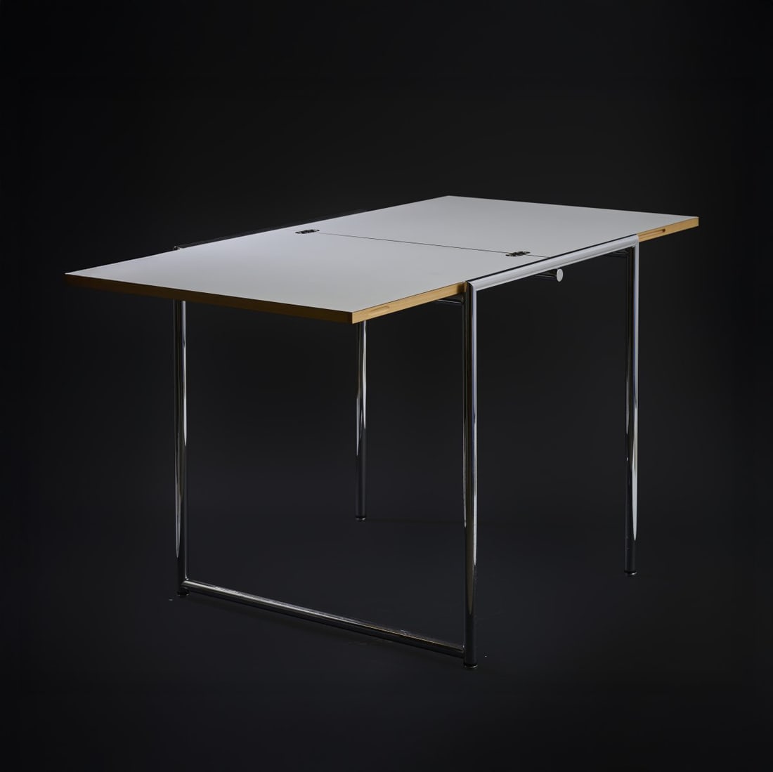 Eileen Gray, Folding table 'Jean', 1929 (design) (1 of 6)