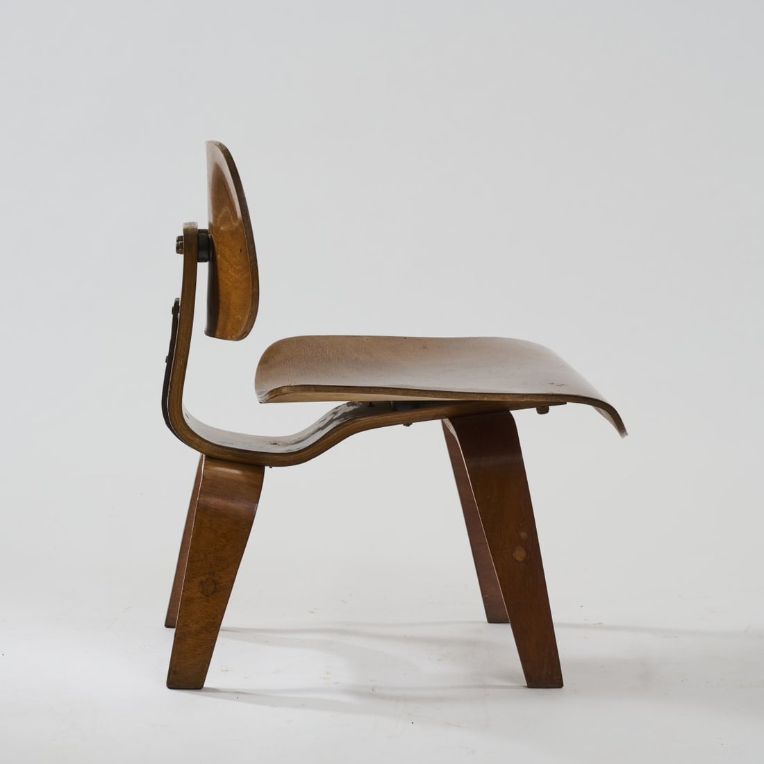 Charles Eames; Ray Eames, Armchair 'LCW', 1946 (design) (1 of 9)
