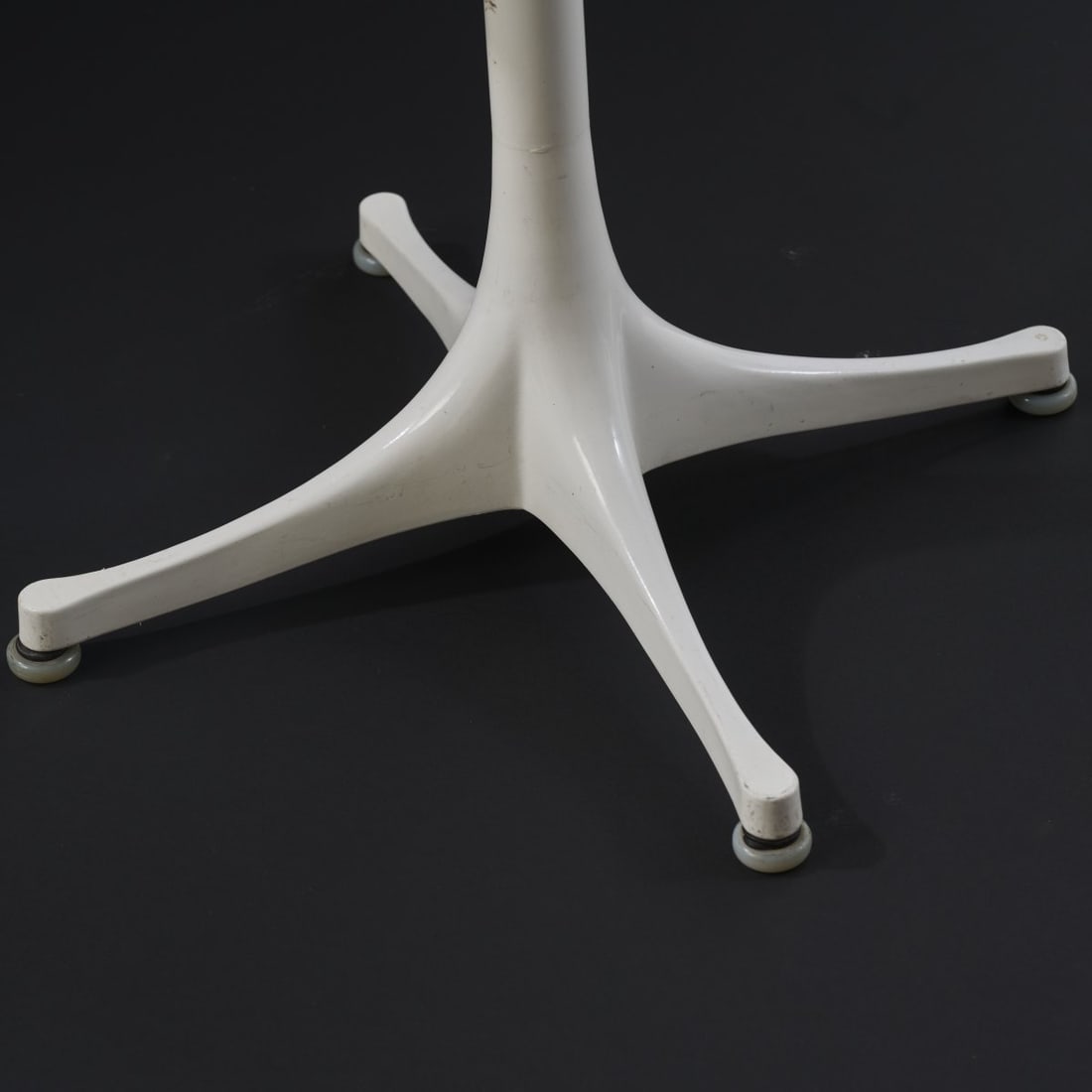 George Nelson , Side table '5452', 1954 - 4