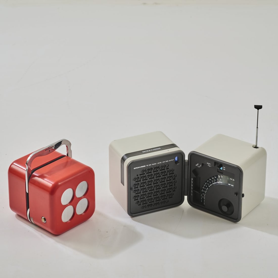 Mario Bellini; Marco Zanuso; Richard Sapper, Folding radio 'TS 502', 1964 (design) and folding radio (1 of 5)