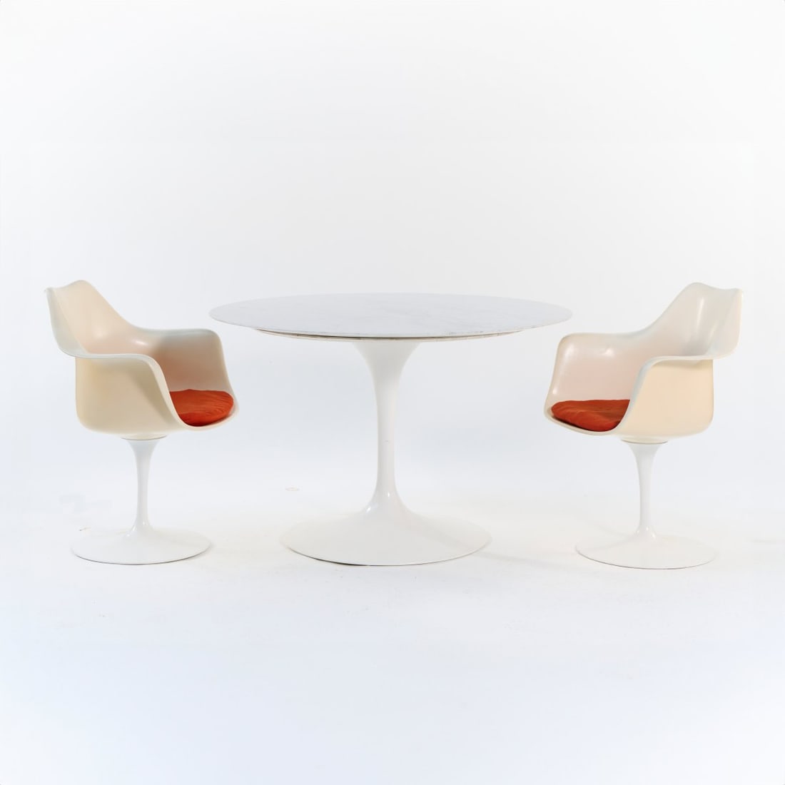 Eero Saarinen, Dining table 'Tulip' - '173', 1956-57 (design) (1 of 1)