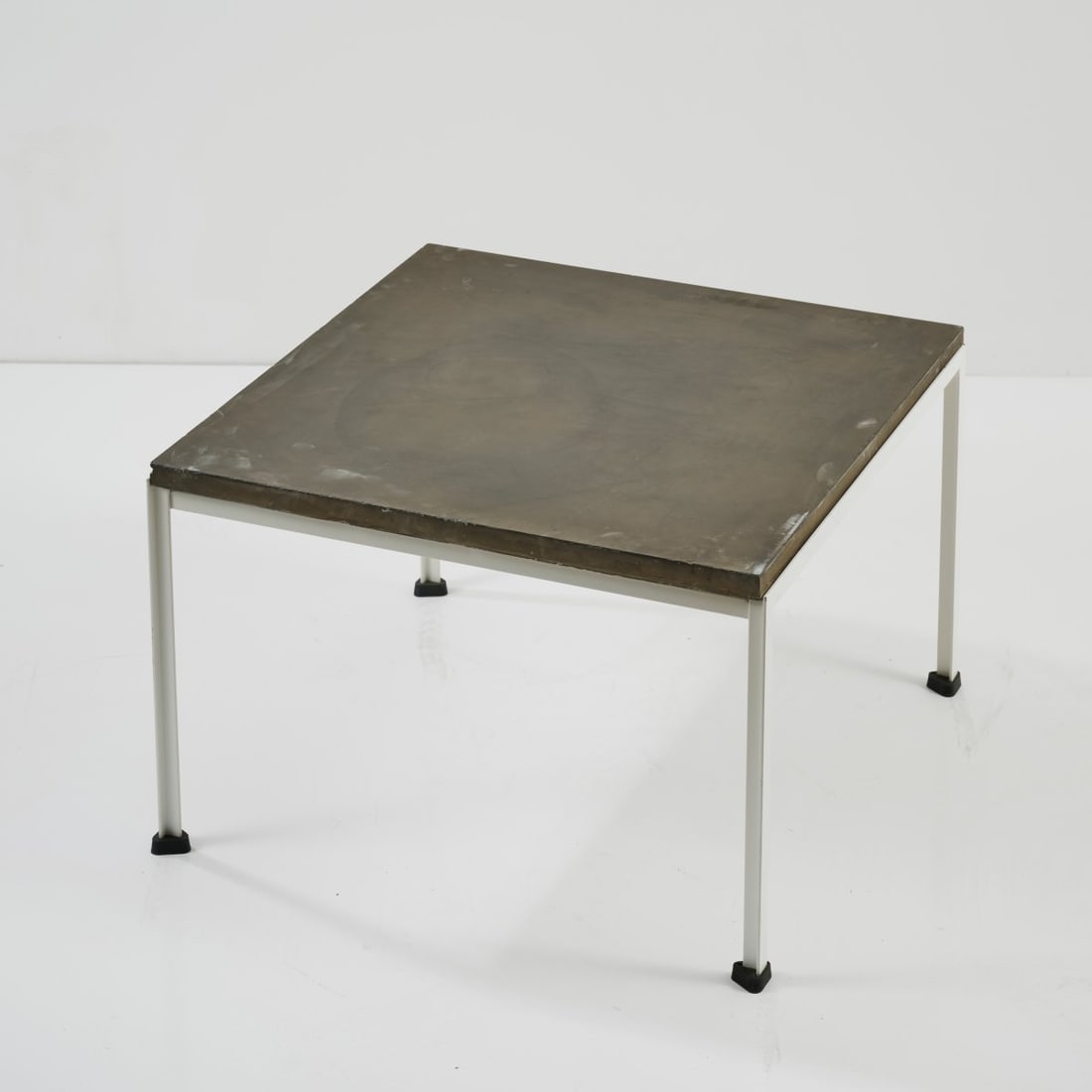 Florence Knoll, Side table 'T-Angle', 1952 (design) (1 of 4)