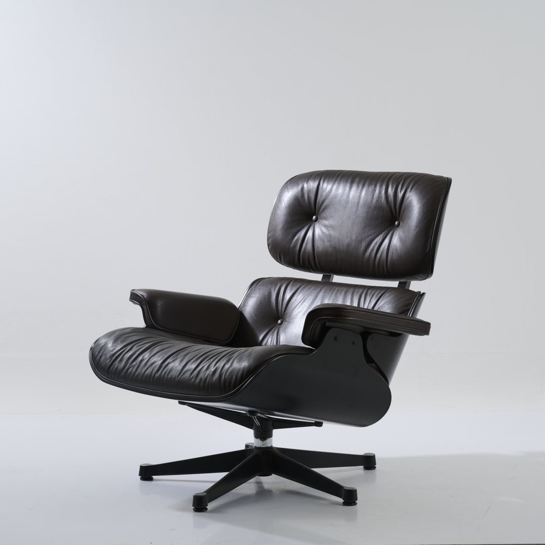 Charles Eames; Ray Eames, Lounge Chair '670', 1956 (design) (1 of 10)