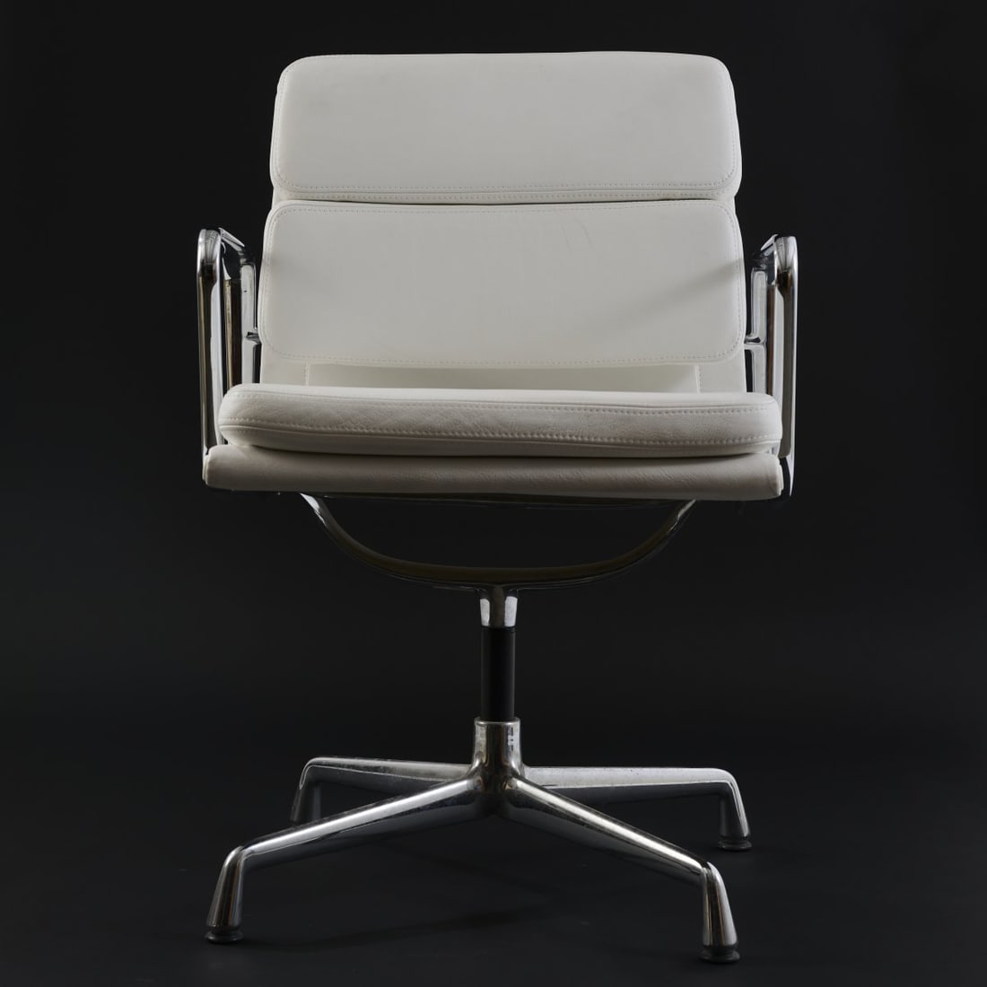 Charles Eames; Ray Eames, Two armchairs 'Soft Pad', 1969 - 3