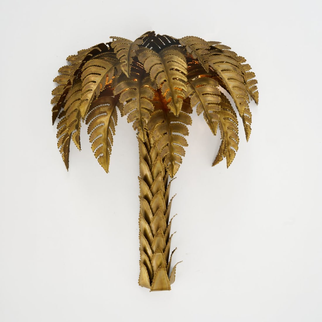Christian Techoueyres, Wall light 'Palmtree', 1970s: <p>H. 62 x 52 x 26 cm. <br />Maison Jansen, Paris.<br />Sheet brass, soldered.</p>