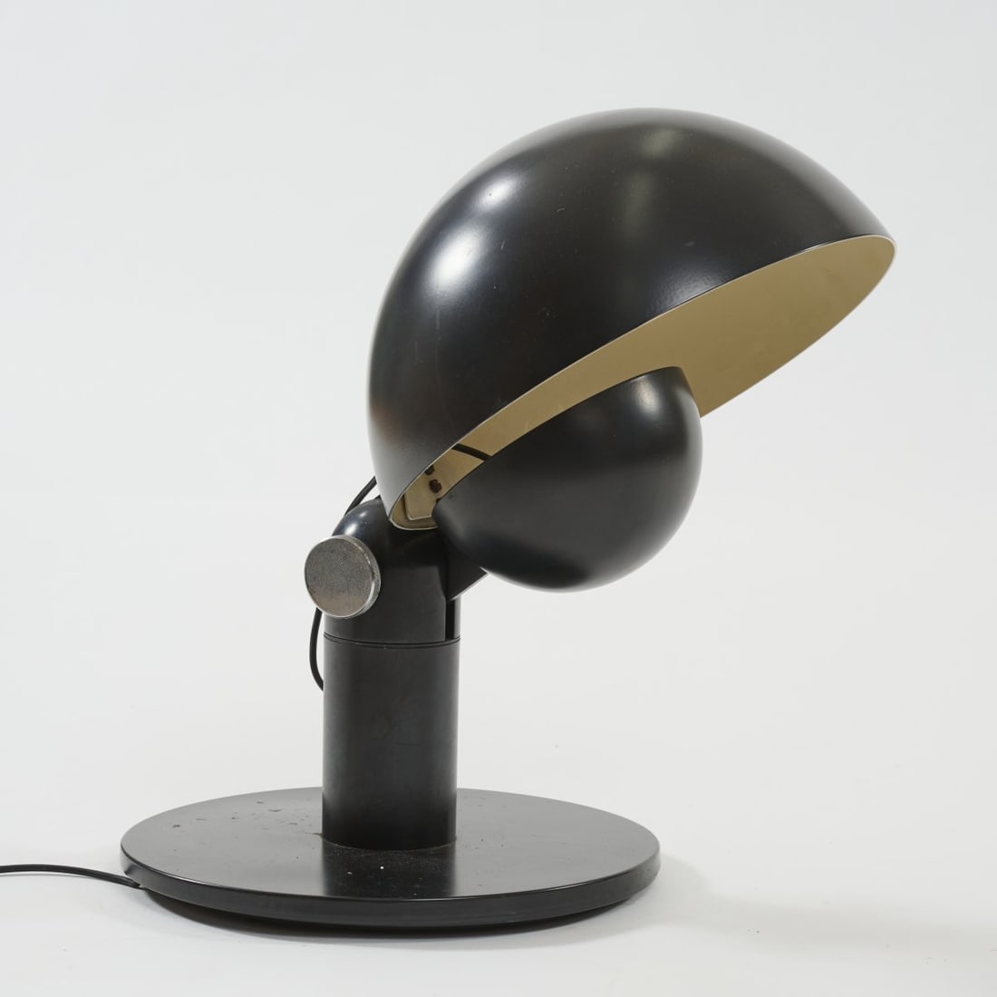 Francesco Buzzi Ceriani, Table light 'Cuffia', 1975 (design) (1 of 4)