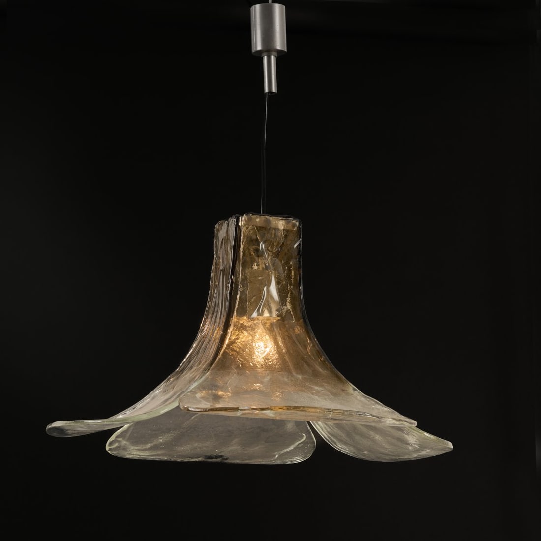 Carlo Nason, Ceiling light 'LS 185', 1970s: <p>H. 40 cm, &Oslash; 65 cm. <br />AV Mazzega, Murano. <br />Colorless glass with gray inclusions, chrome-plated metal sheet.</p><hr><p>Literature:</p><