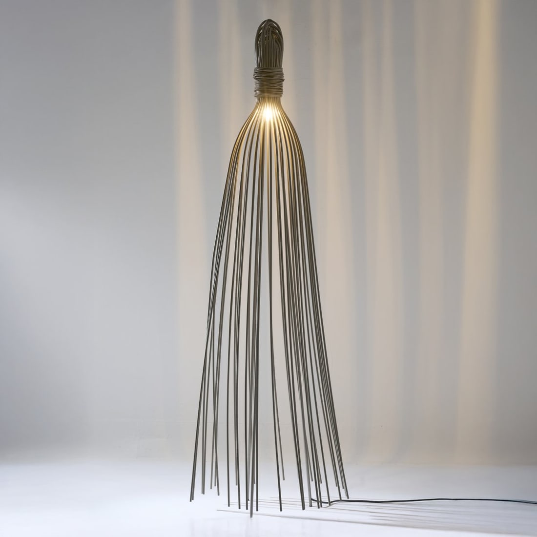 Jean François Crochet, Light sculpture 'Hugo', c. 1995: <p>H. 190 cm, &Oslash; 67 cm.<br />Terzani, Florence. <br />Metal rods, anodized silver-gray.</p>