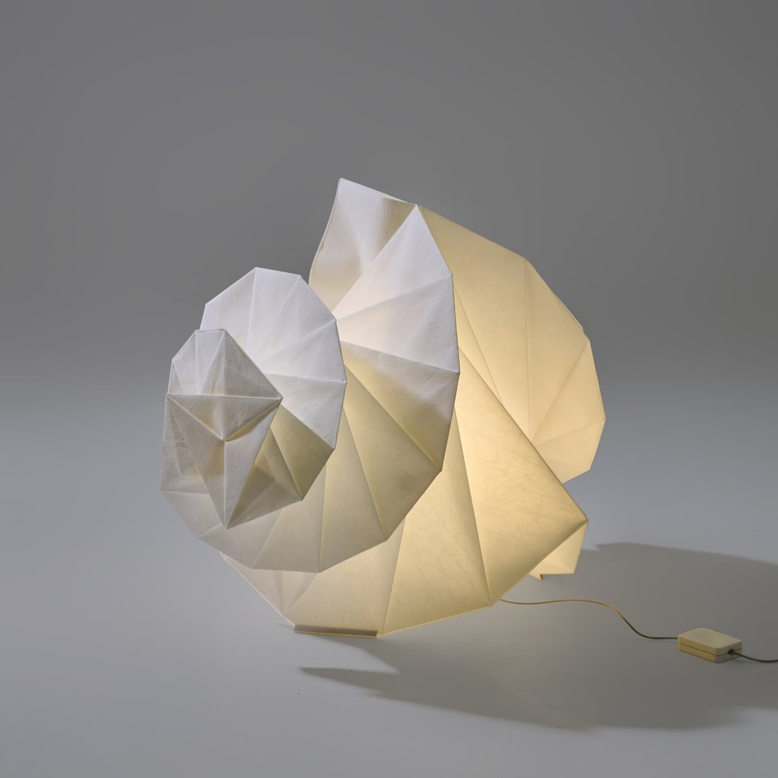 Issey Miyake, Table / Floor lamp 'Mendori' from the 'In-Ei' series, 2010 (1 of 8)