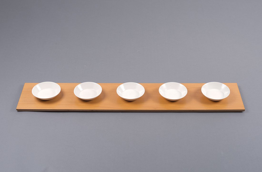 Marcel Wanders. 'Saucers to hang', 1995. 99 x 19.5 cm. : Marcel Wanders. 'Saucers to hang', 1995. 99 x 19.5 cm. Made by DMD, Voorburg, the Netherlands. Plywood, porcelain, white, glazed.