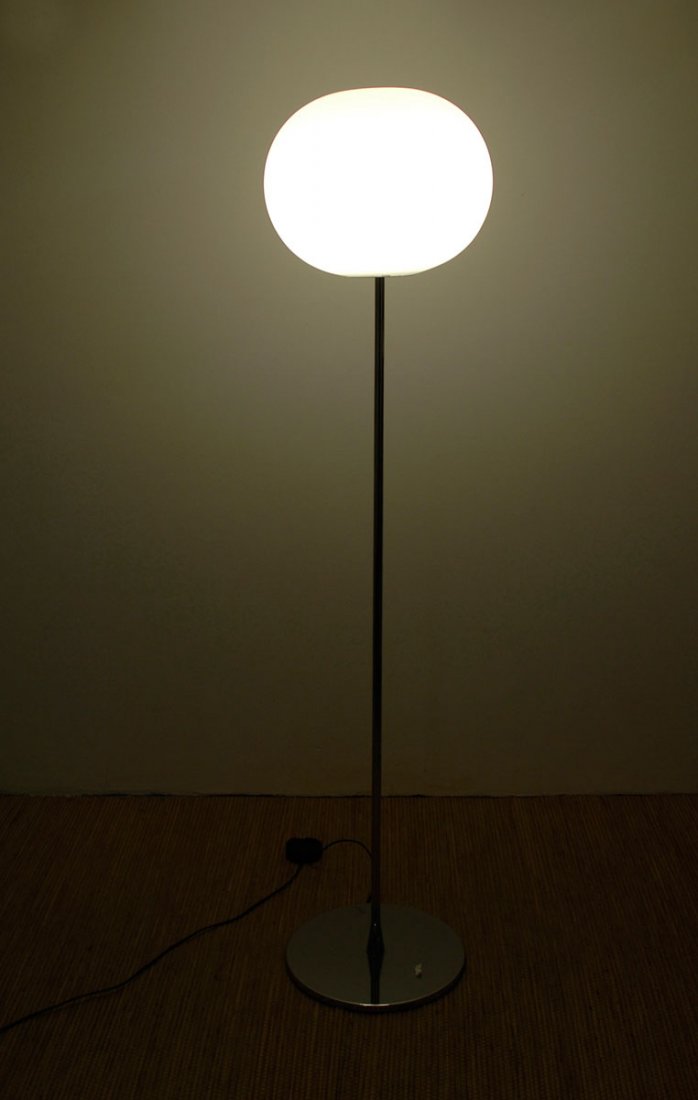 Jasper Morrison. 'GLO BALL F3' floor light, 1999. H. 18: Jasper Morrison. 'GLO BALL F3' floor light, 1999. H. 185 cm; D. 45 cm. Made by Flos, Milan. Chrome-plated tubular steel, opal white glass (mouth blown). Marked: Maker's label.