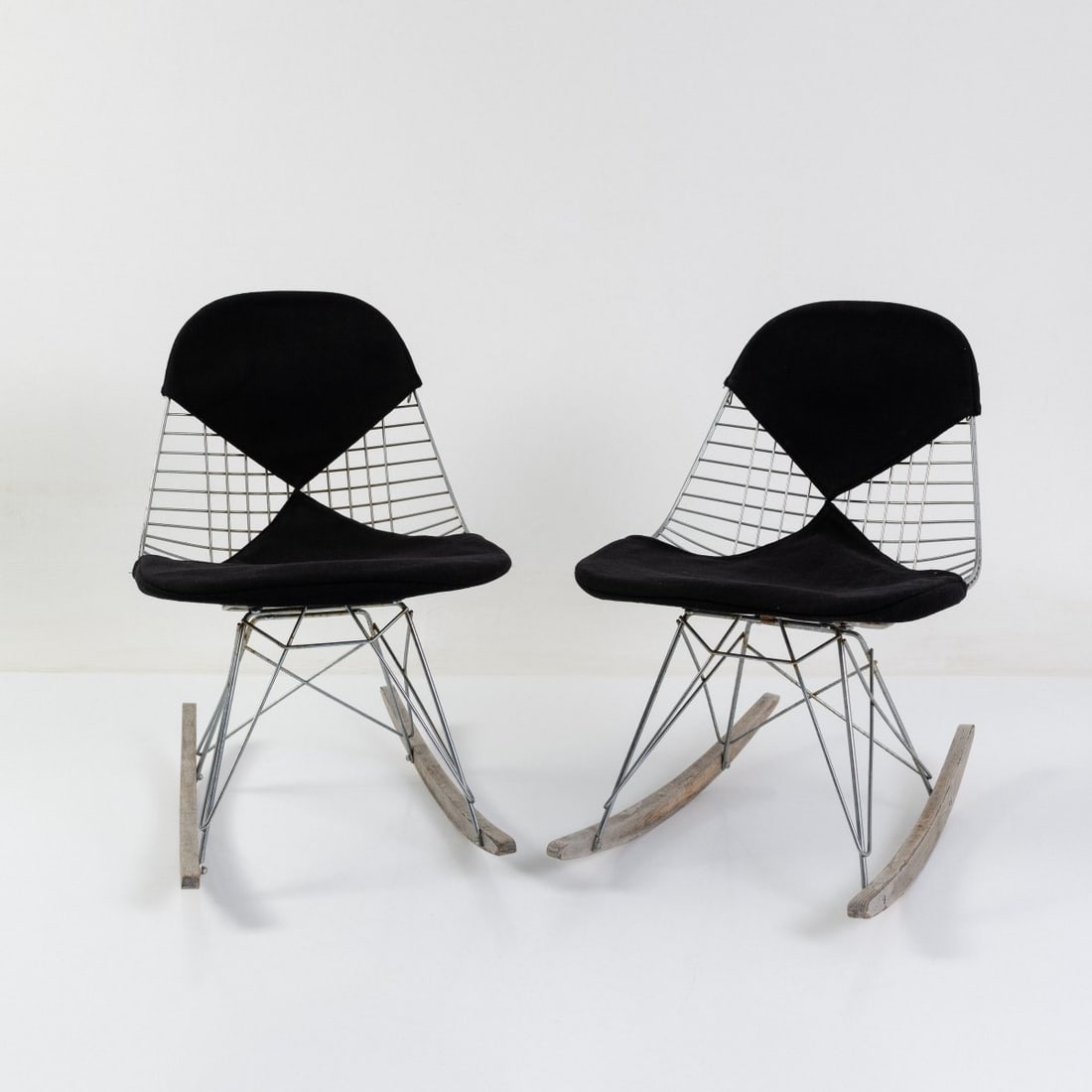 Charles Eames; Ray Eames, Two rocking chairs 'RSR', 1951 (design) (1 of 8)