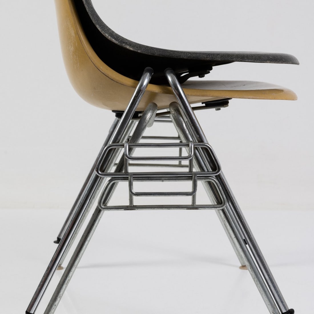 Charles Eames; Ray Eames, Two chairs 'DSS', 1955 (design) - 6