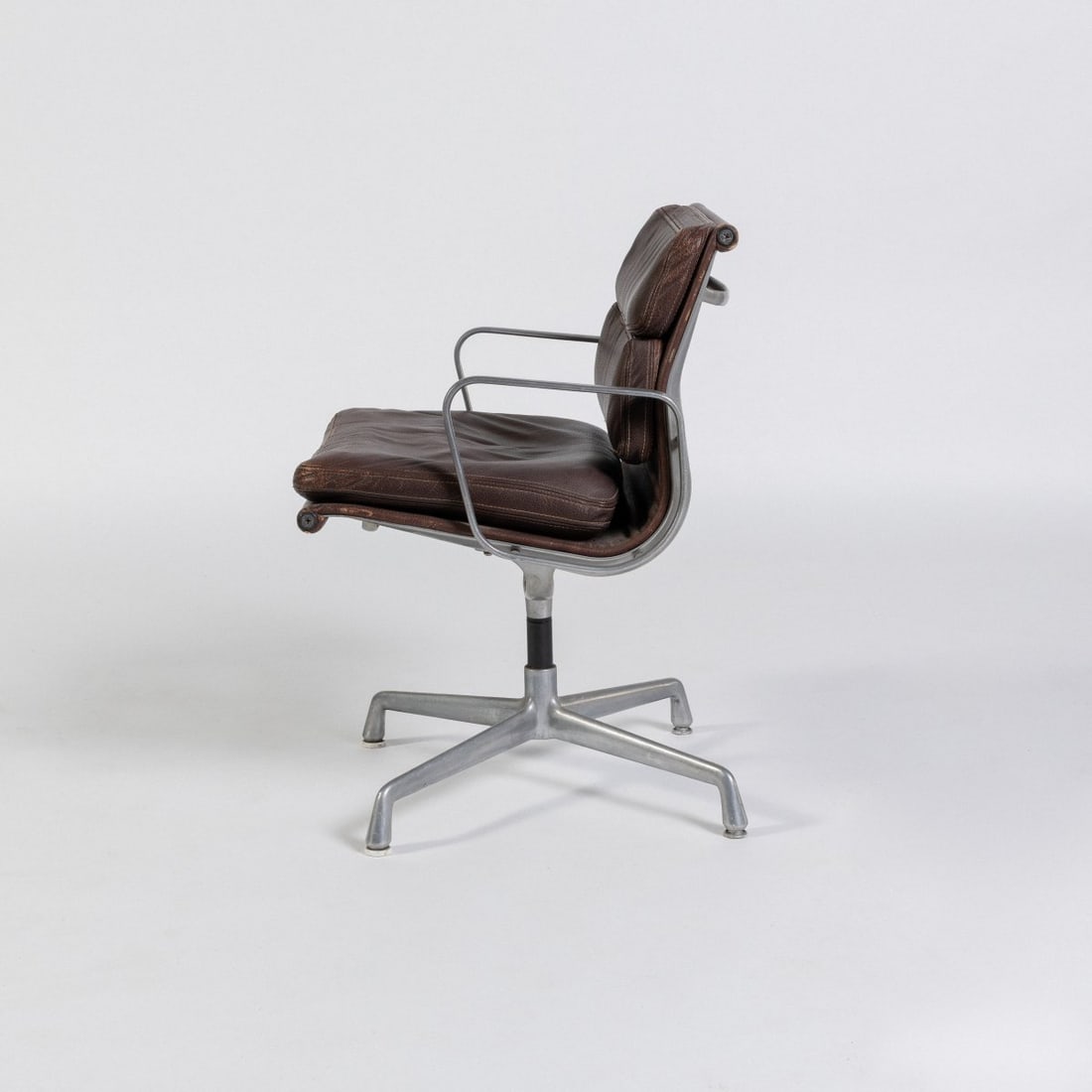 Charles Eames; Ray Eames, Armchair 'Soft Pad', 1969 (design) - 3