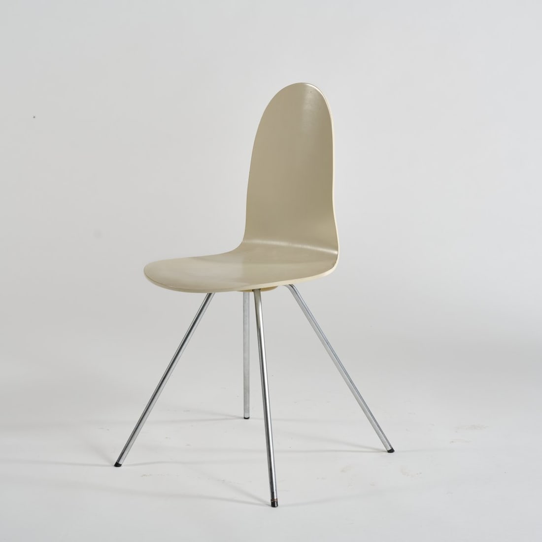 Arne Jacobsen, Chair '3102' - 'Tongue', 1955 (design) (1 of 4)