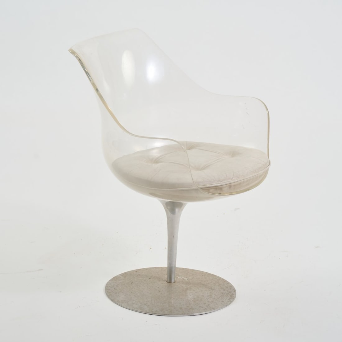 Estelle Laverne; Erwine Laverne, Chair 'Champagne', c. 1958 (design): <p>H. 80.5 x 59 x 61.5 cm. <br />Formes Nouvelles, Paris. <br />Cast aluminum, chrome-plated steel tubing, plexiglass, cushion with white imitation leather cover. <br />Marked: