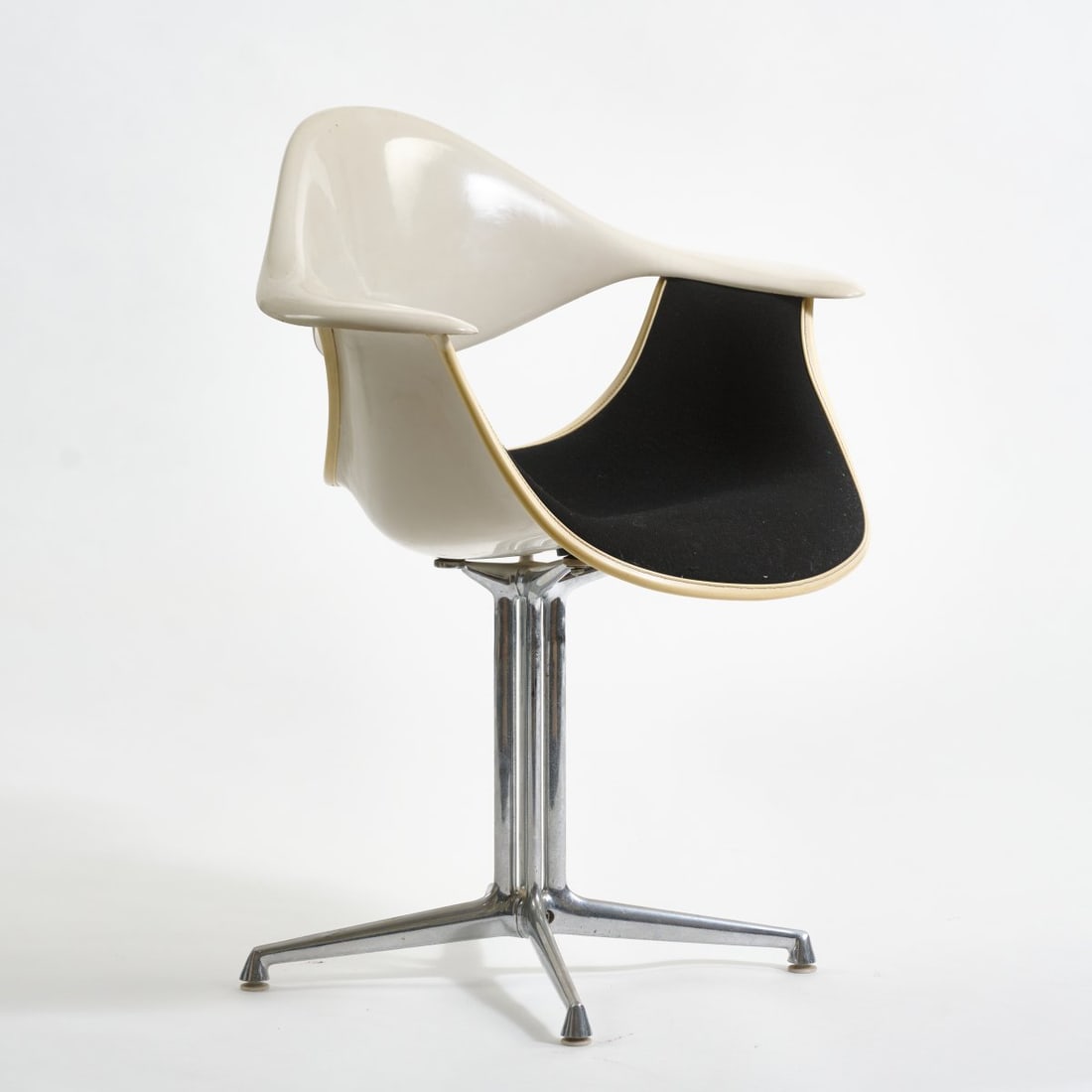 George Nelson, Armchair 'DAF' on 'La Fonda' frame, 1954 (design) (1 of 6)