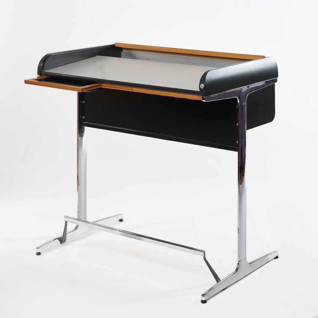George Nelson, 'Highdesk Rolltop' from the 'Action Office 1' series with 'Probst-Perch' drawing: <p>Table: H. 120 x 120 x 81 cm; Chair: H. 104.5 x 64 x 64 cm. <br />Herman Miller, Zeeland. <br />Cast aluminum, aluminum tubing, chrome-plated, walnut wood, walnut veneer,