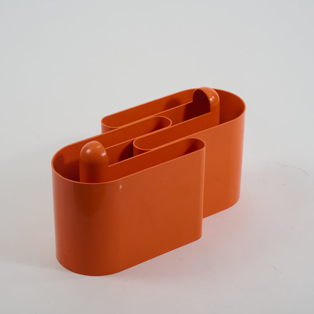 Rodolfo Bonetto, Two magazine racks 'Zen', 1969 (design) (1 of 4)