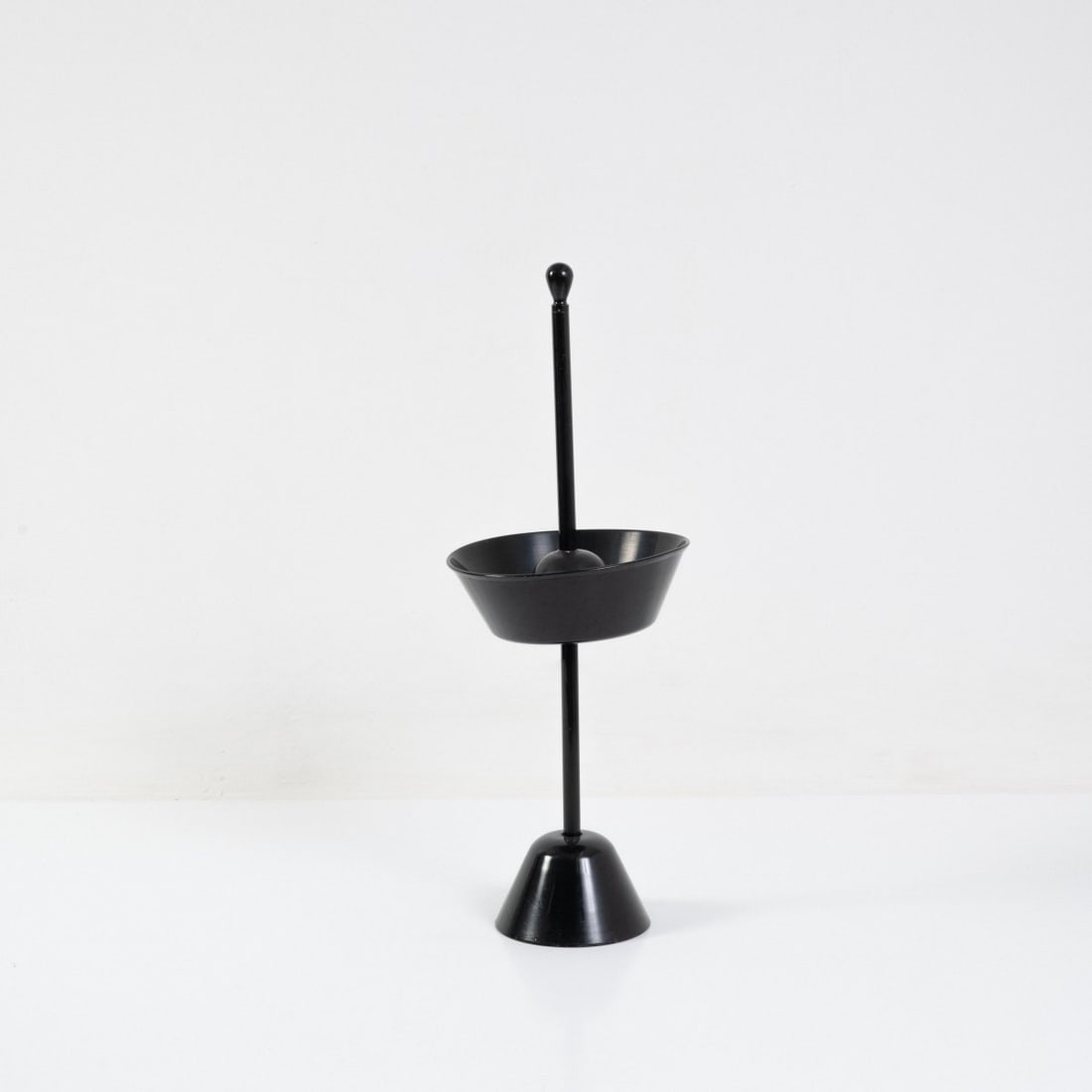 Achille Castiglioni; Pier Giacomo Castiglioni, Ashtray 'Servofumo' - 'Mod. 36', 1961 (design) (1 of 6)