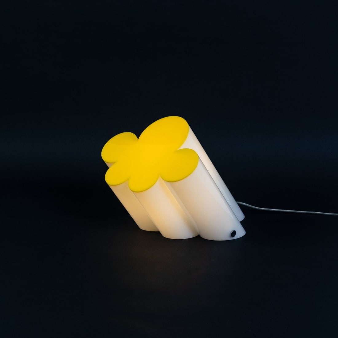 Superstudio, 'Passiflora' table light, 1966: <p>H. 38 x 31 x 25 cm. ?Poltronova, Pistoia.?White and yellow plastic, sheet metal.<br />Marked: Manufacturer's label.</p><hr><p>Literature:</p><p>Ferrari, Li