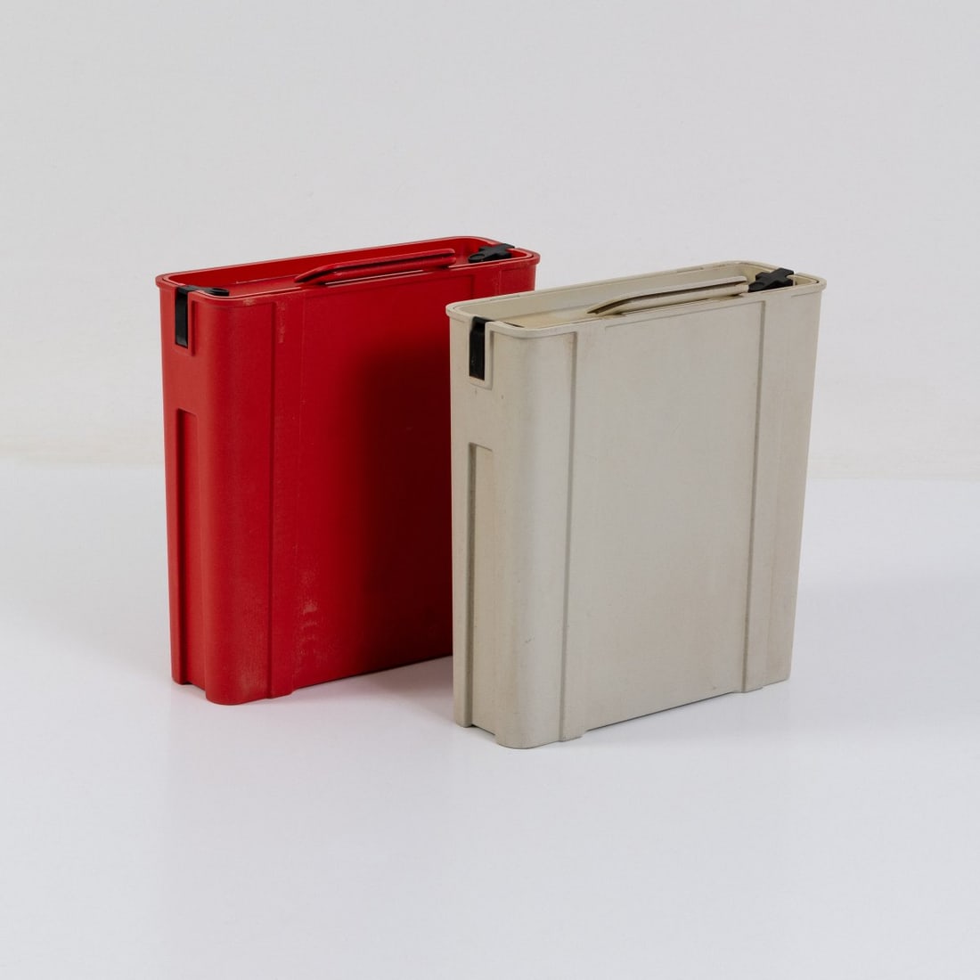 Ettore Sottsass; Perry A. King, Two 'Valentine S' typewriters, 1969 (design): <p>H. 11.5 x 34.5 x 35 cm. <br />Olivetti, Ivrea. <br />Plastic red, white and black, rubber, black. <br />Marked: Manufacturer's mark Olivetti </p><hr><p>Lit