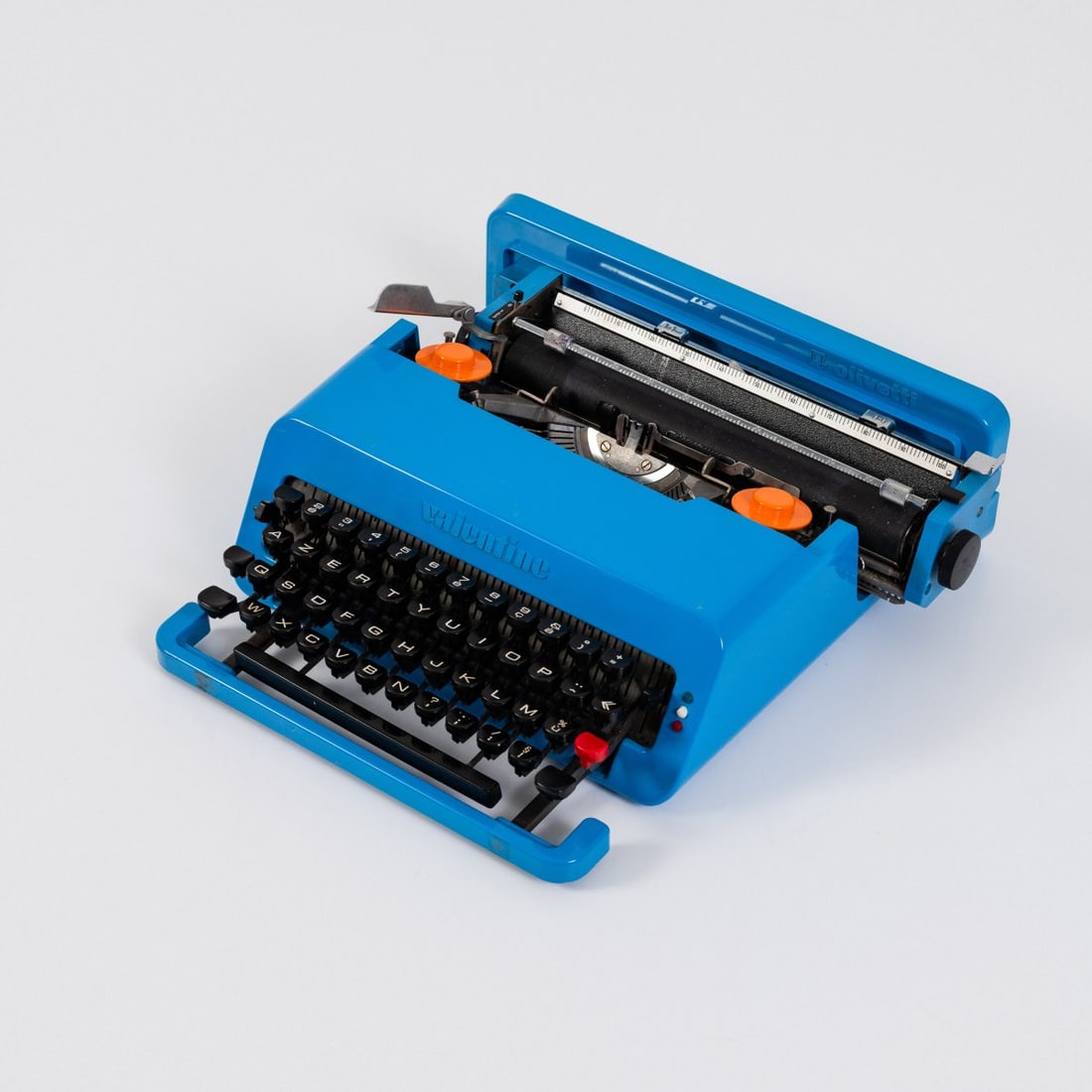 Ettore Sottsass; Perry A. King, Rare 'Valentine' typewriter, 1969 (design): <p>H. 11.5 x 34.5 x 35 cm. <br />Olivetti, Ivrea. <br />Blue, black, and red plastic, black rubber. <br />Marked: Manufacturer's stamp Olivetti.</p><hr><p>Lit