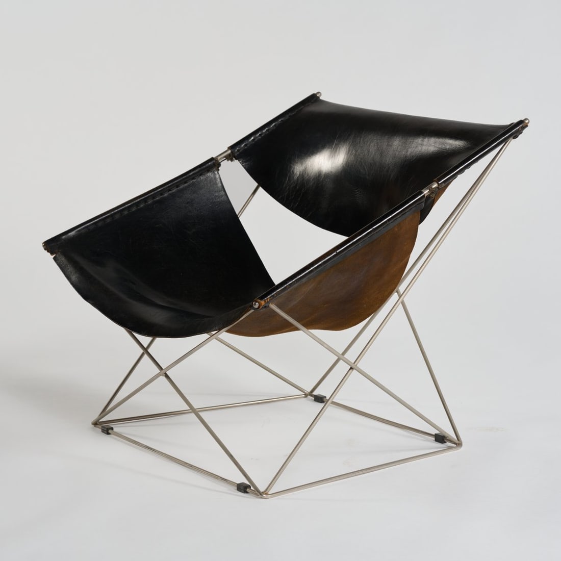 Pierre Paulin, 'Butterfly 675' armchair, 1964 (design): <p>H. 63.5 x 82 x 66 cm. <br />Artifort, Maastricht. <br />Nickel-plated metal rods, black leather.</p><hr><p>Literature:</p><p>Sembach, Neue