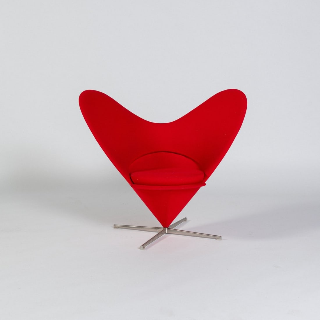 Verner Panton, Armchair 'Heart Cone Chair', 1959 (design) (1 of 5)