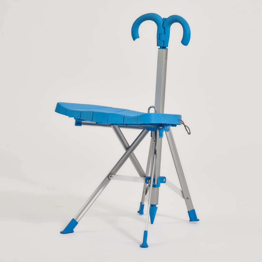 Gaetano Pesce, Folding chair 'Umbrella', 1992 (design): <p>H. 81.5 x 43 x 54 cm (unfolded). <br />Zerodisegno, San Giuliano Vecchio. <br />Plastic, blue, aluminum, leather cords. <br />Marked: Manufacturer and designer's information