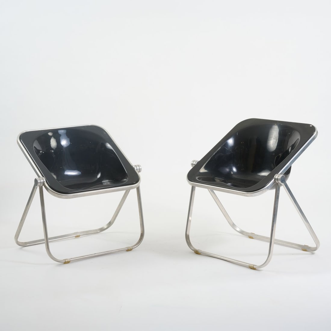 Giancarlo Piretti, Two folding chairs 'Plona', 1971 (design) (1 of 5)