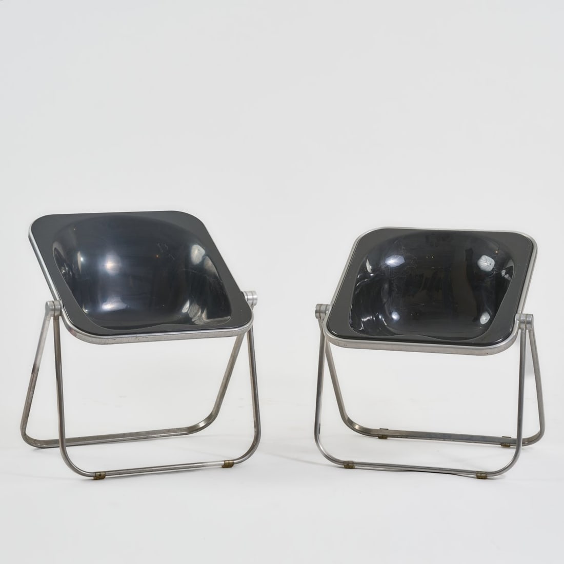 Giancarlo Piretti, Two folding chairs 'Plona', 1971 (design) (1 of 6)