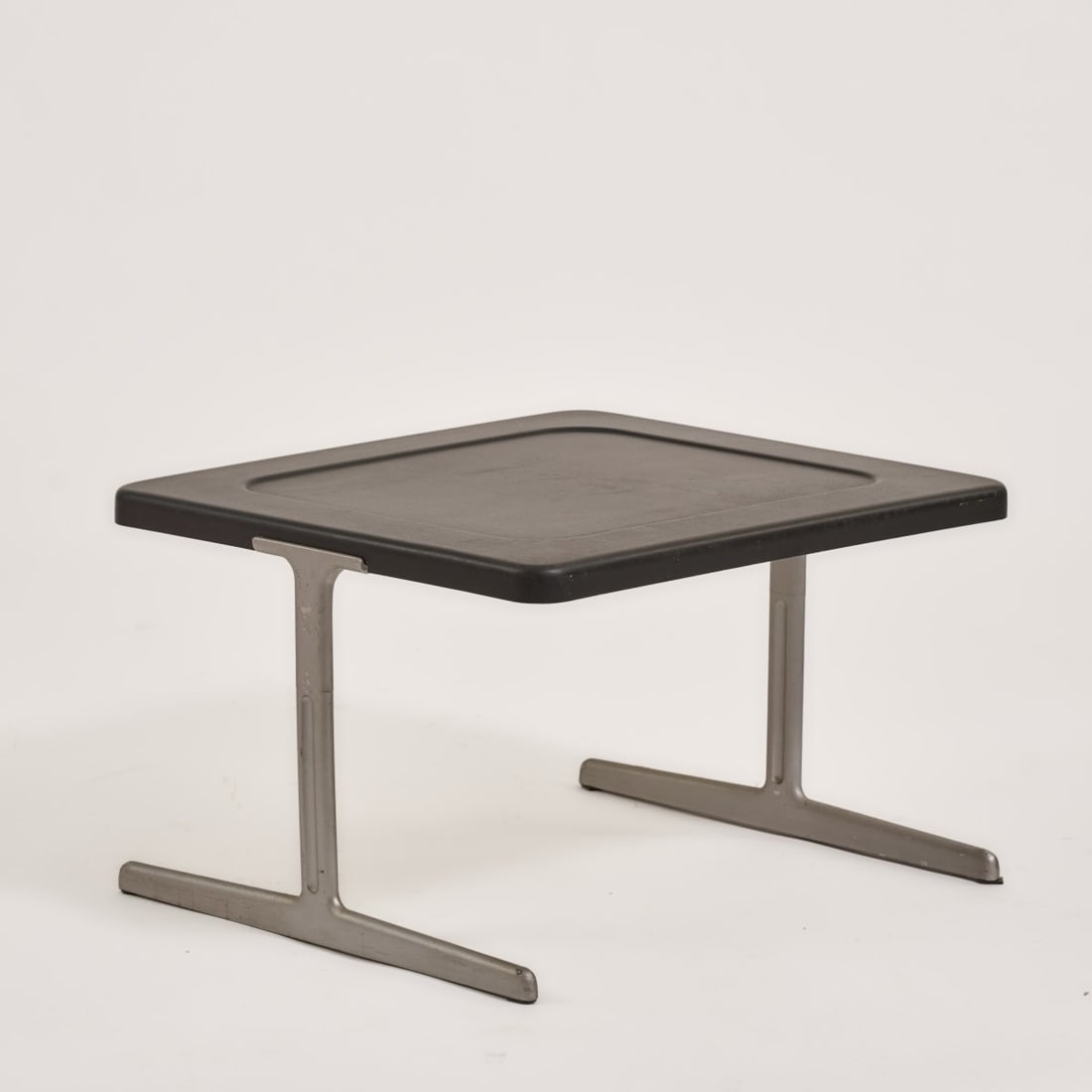 Dieter Rams, Side table '601', 1960 (design) - 2