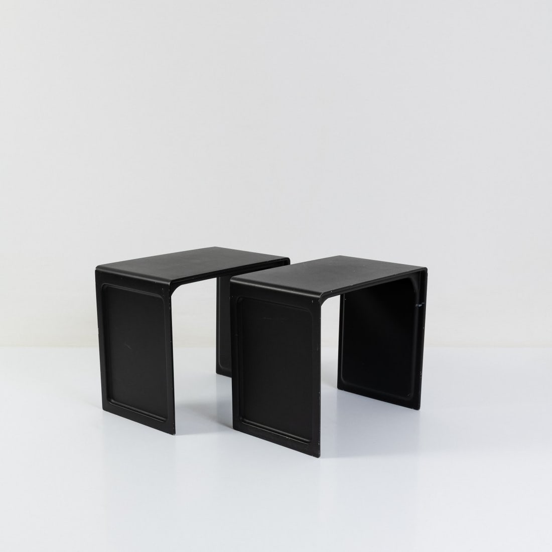 Dieter Rams, Two side tables '621', c. 1962 (design): <p>H. 45 x 51.8 x 32 cm. <br />Vitsoe &amp; Zapf, Kronberg. <br />Plastic, lacquered black.</p><hr><p>Literature:</p><p>Klemp, Dieter Rams, Berlin