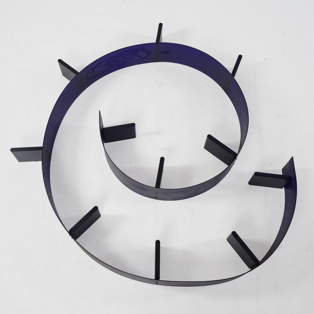 Ron Arad, Bookshelf 'Bookworm', 1994 (design): <p>L. 520 x 19 cm. <br />Kartell, Noviglio. <br />Technopolymer, cobalt blue.</p><hr><p>Literature:</p><p>Cf. Sudjic, Ron Arad, London 1999, p. 104 f. &