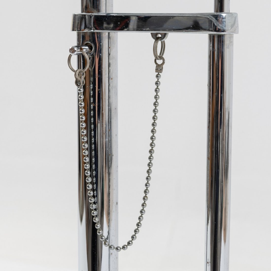Eileen Gray , Side table 'E-1027', 1927 (design) - 10