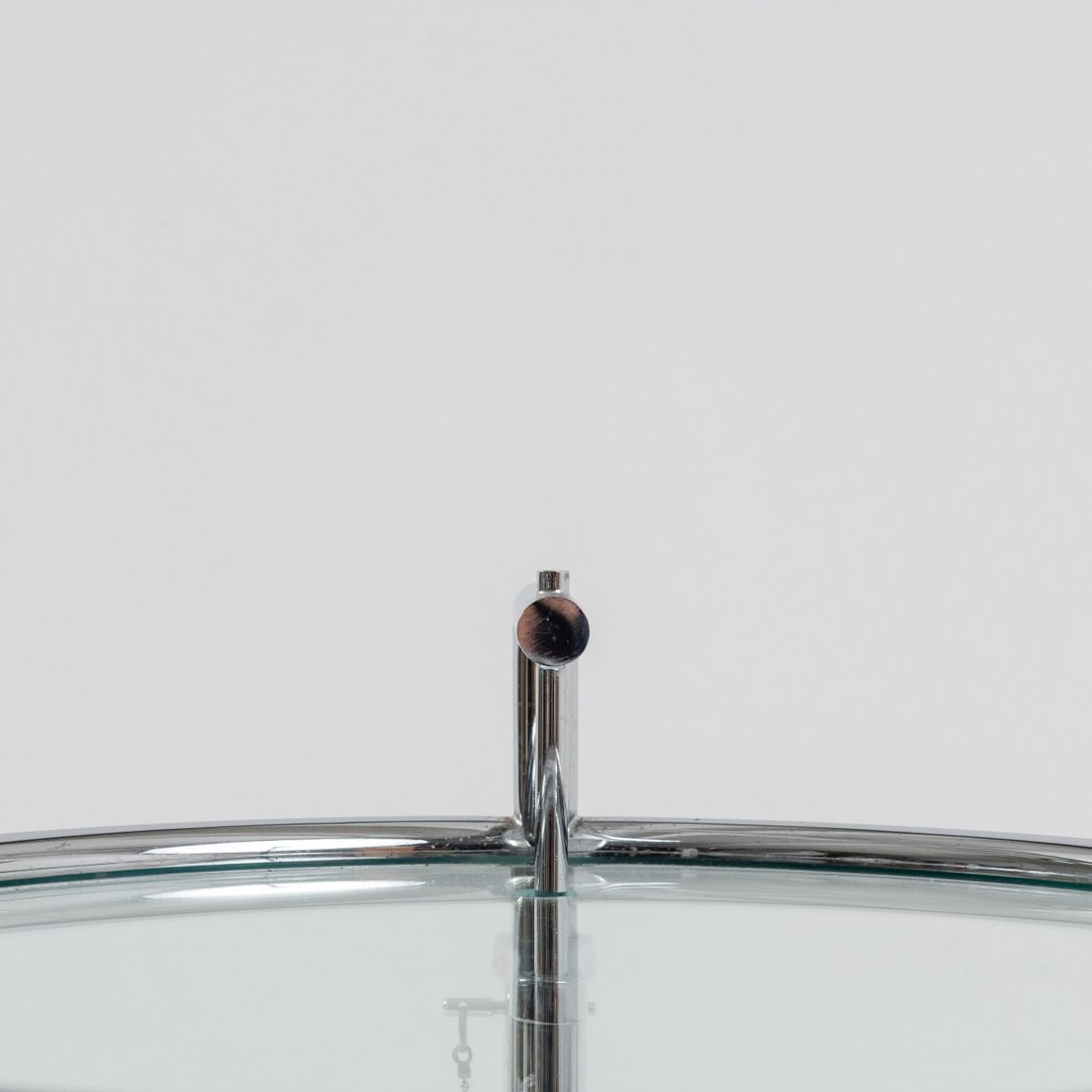 Eileen Gray , Side table 'E-1027', 1927 (design) - 4