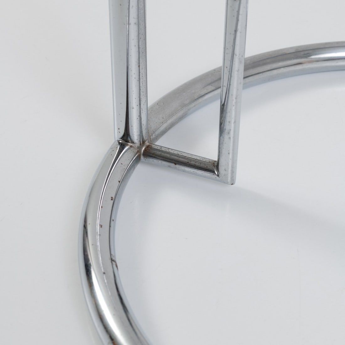 Eileen Gray , Side table 'E-1027', 1927 (design) - 6