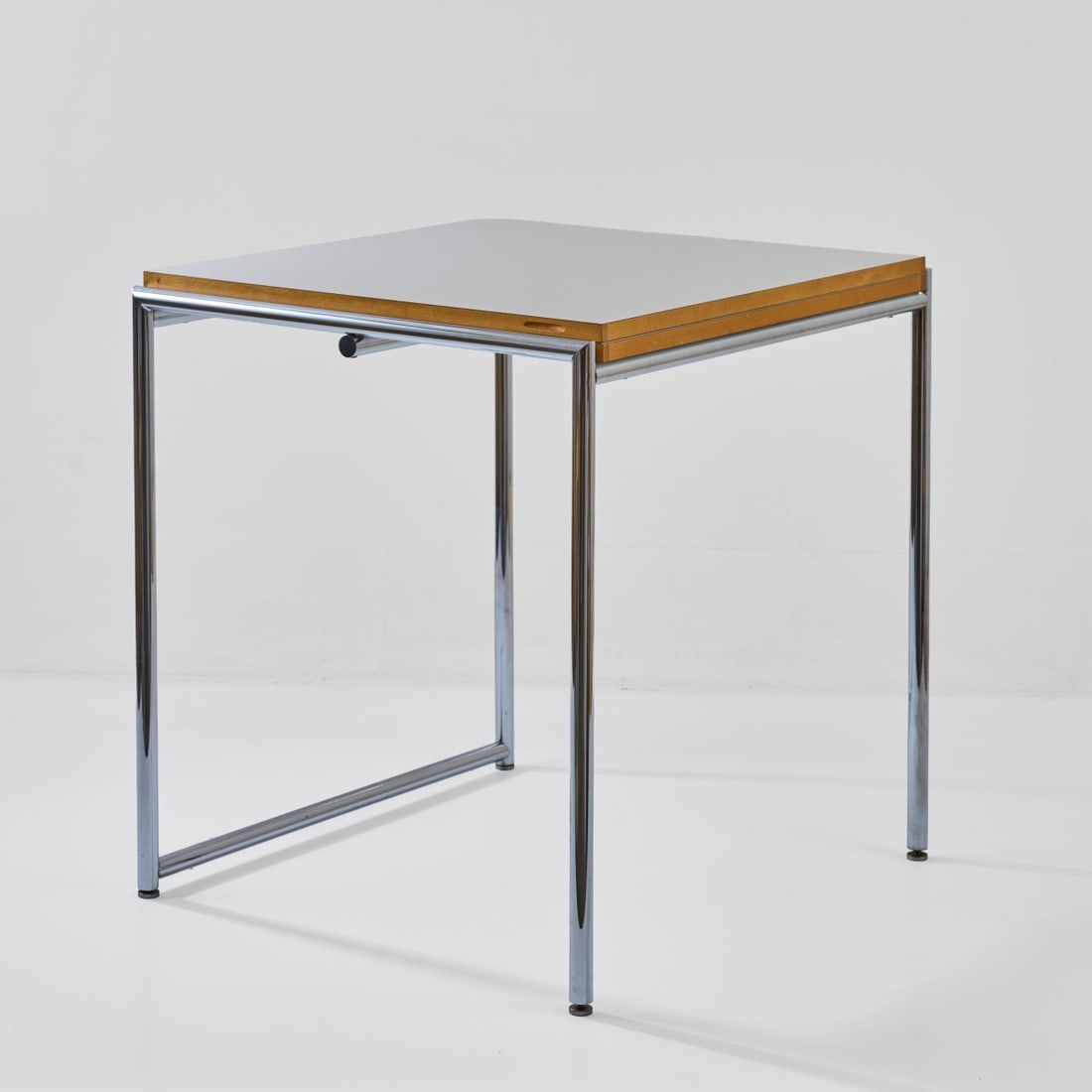 Eileen Gray , Folding table 'Jean - E 1027', 1927 (design) - 3