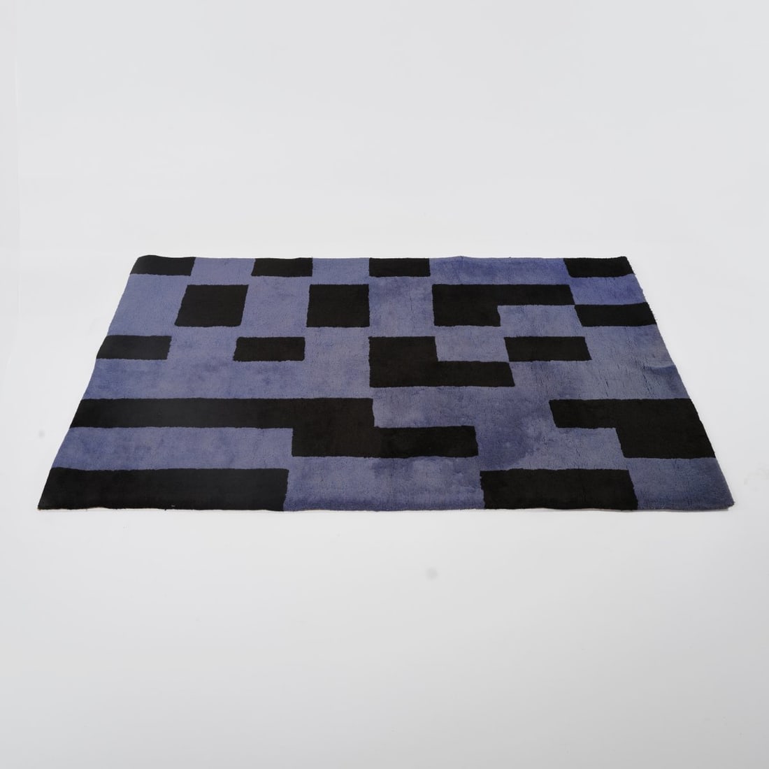 Ulrich Erben, Carpet 'Scalint II', 1985 (design): <p>240 x 175 cm. <br />Vereinigte Werkst&auml;tten, Munich. <br />Wool, polychrome, hand-tufted. <br />Marked: Manufacturer's label.</p>