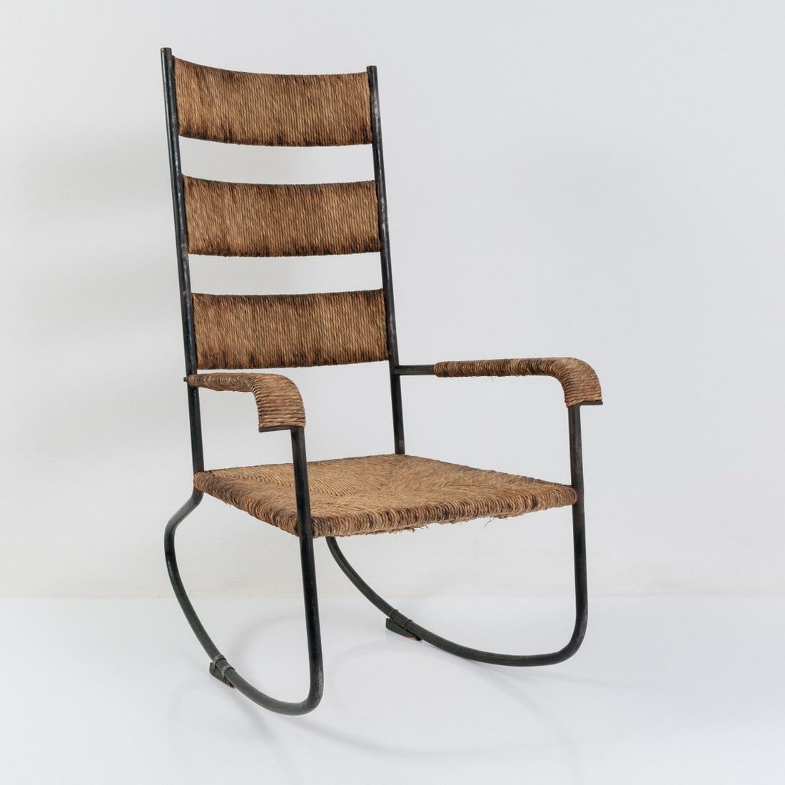 France (attributed), Rocking chair, 1950s/60s (design): <p>H. 111 x 67.5 x 81 cm.<br />Metal tube, reedwork.</p>