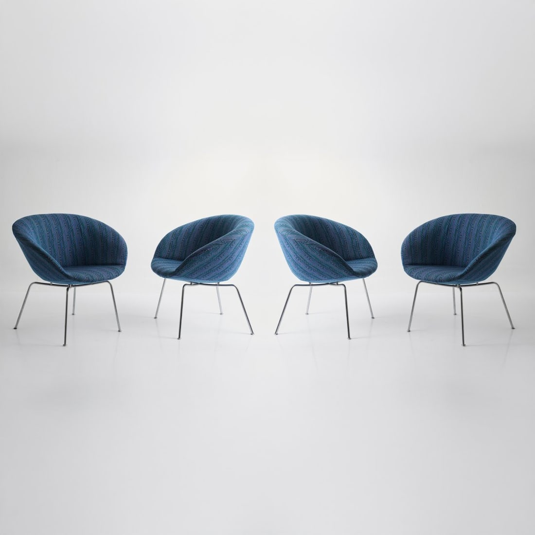 Arne Jacobsen , Four 'Pot chairs - 3318', 1959 (design) (1 of 5)