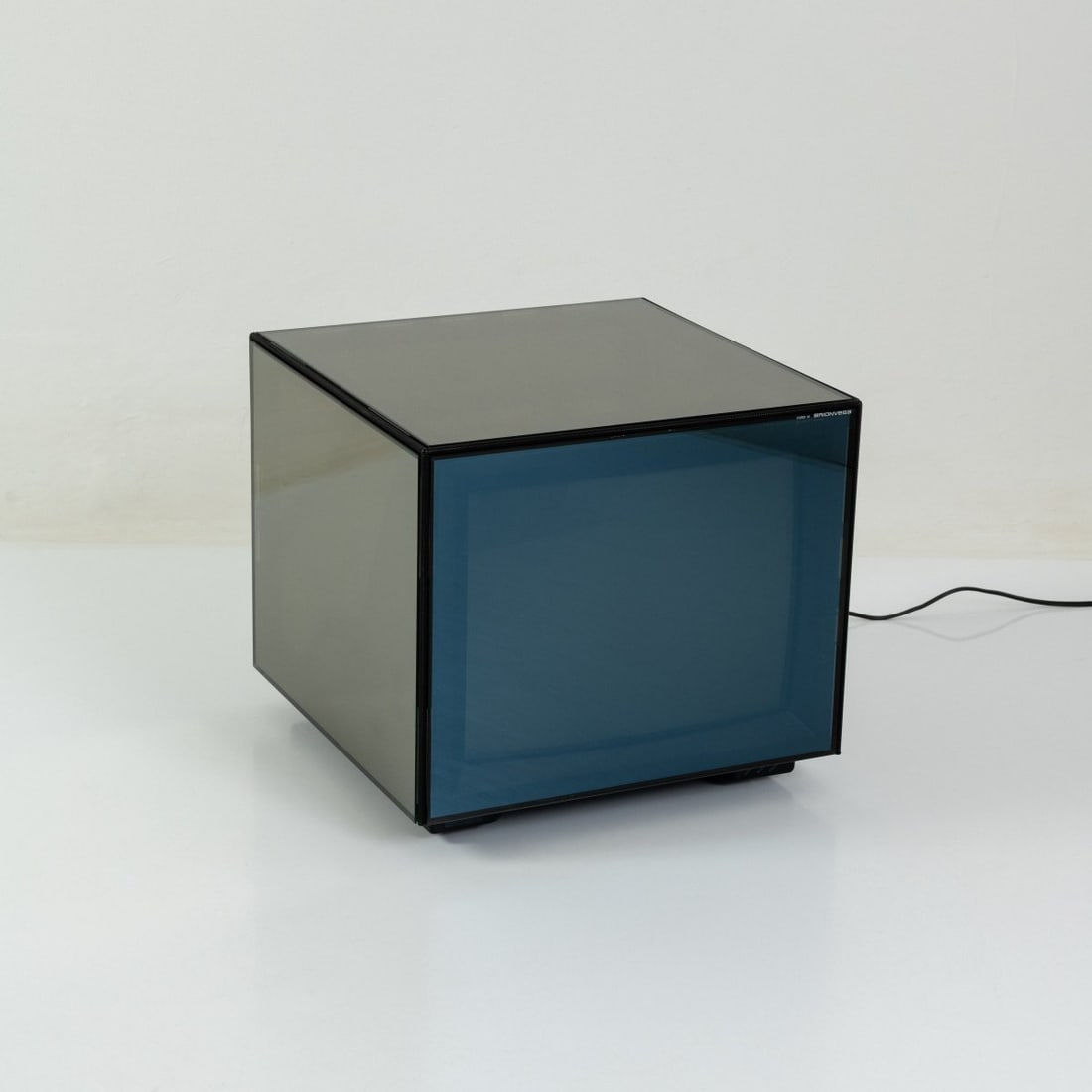 Mario Bellini , TV-set 'Cuboglass', 2002 (design) (1 of 3)